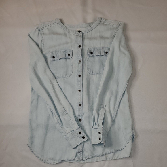 Ann Taylor Loft Chambray Softened Shirt Size S - Picture 2 of 5